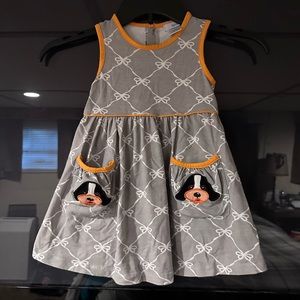 Toddler girls size 2. Photo is blurry but boutique bought.